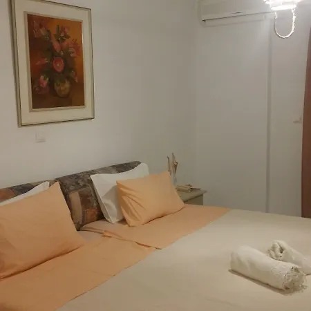 Apartament Pernari *